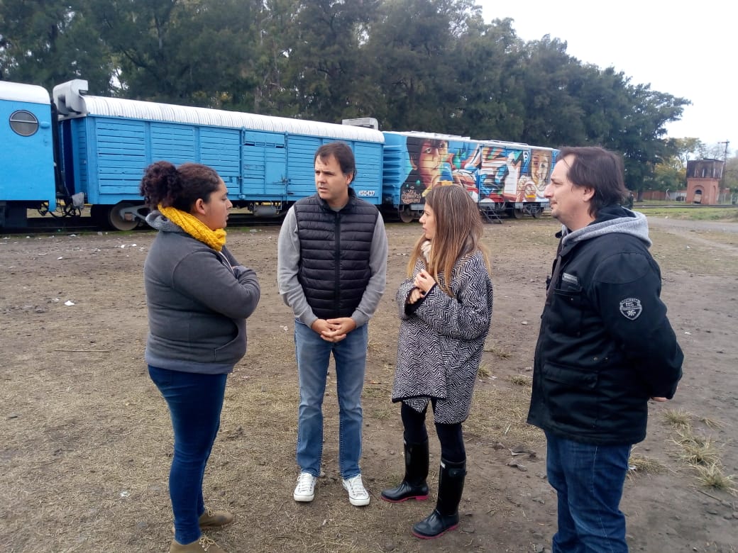 Lusiani39859773's tweet photo. #Dia6 grupo voluntario del pro terminando la jornada de trabajo en el #trensanitario  somos defensores del cambio💪 @Julianguelvenzu @MatiRanzini @novelli_juani @CarlosCuenos https://t.co/V2AqyJdWOb