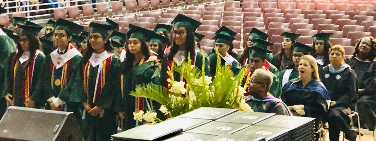 Victory is Mine! Congratulations to the Victory Early College Graduates! #associateDegrees ⁦<a href="/victoryechs/">VictoryECHS</a>⁩ ⁦<a href="/AldineISD/">Aldine ISD</a>⁩ ⁦<a href="/AldineHR/">Aldine HR</a>⁩   #5