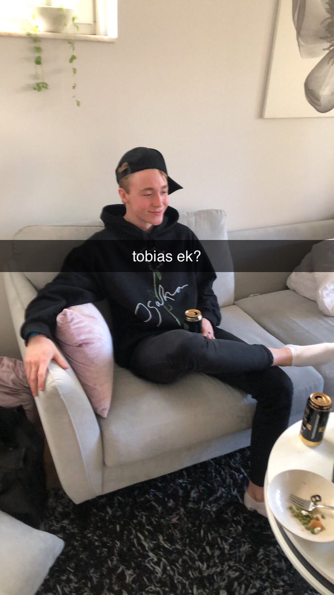 zackefrank's tweet photo. tobias ek dök förbi https://t.co/m2IQHtH7Zc