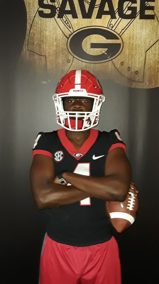 safdarmccrary's tweet photo. THANK YOU AGAIN UGA @UGAAthletics @KirbySmartUGA @CoachColey @FootballUGA @UgaRecruitNews @UGARecruiting20  #TEAMMCCRARY #MLUYFI #ALLDAWGAWARD #GODAWGS #EHOUSE #STOCKTON https://t.co/nfBXF6sUNw