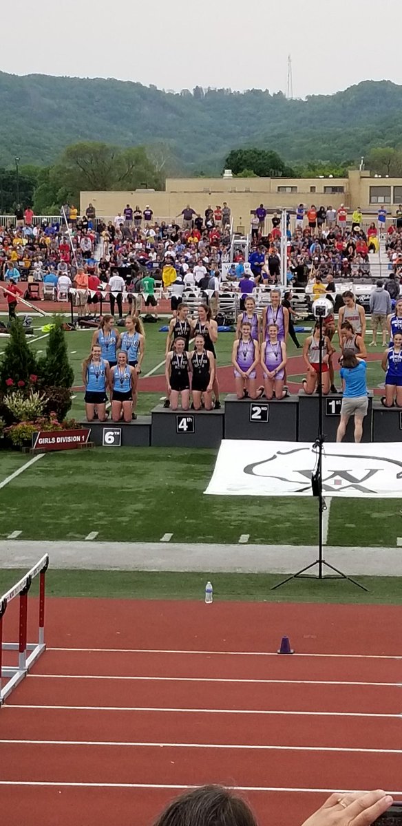 ANTrackandField's tweet photo. 4x800 on the podium! #COMPETE https://t.co/hEs9yh36Lm