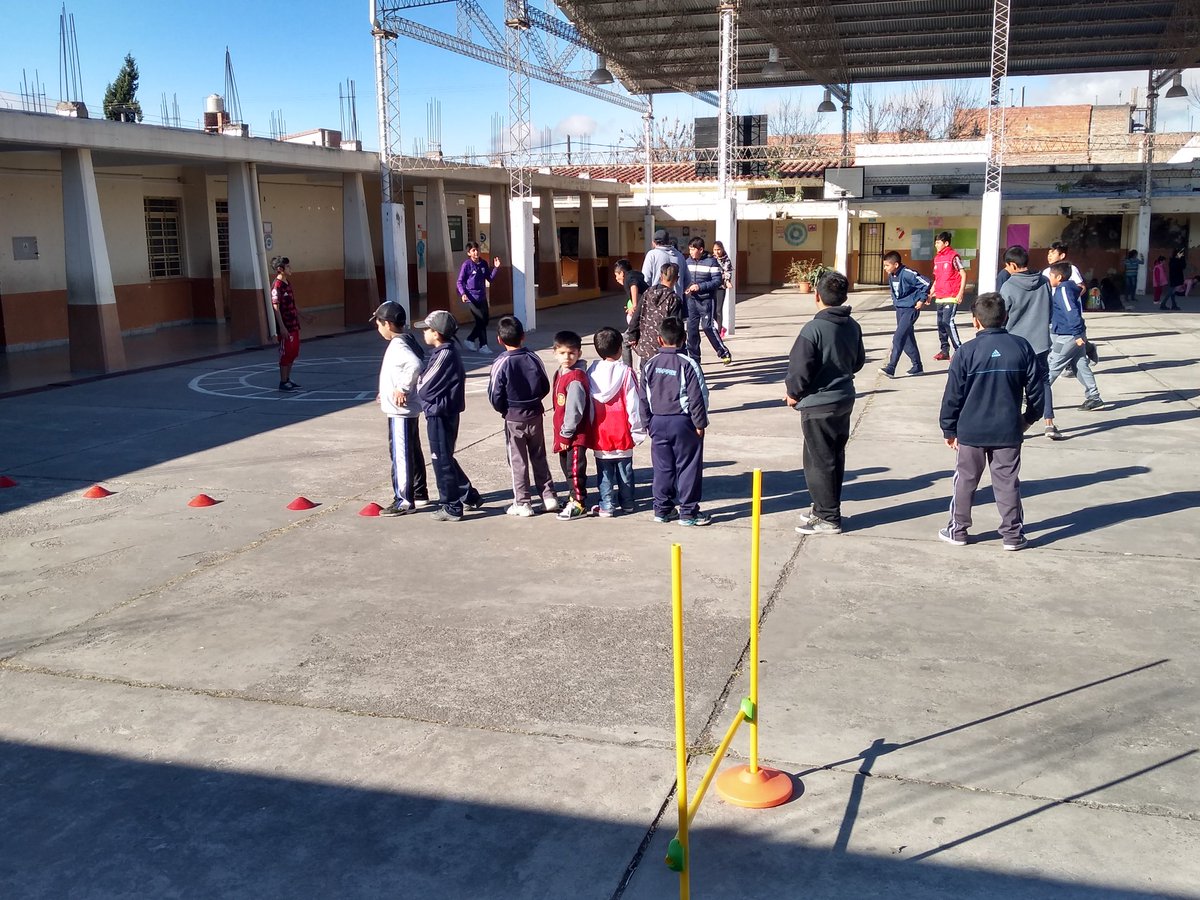 RebakMauricio's tweet photo. @fguillesaavedra @patriciapinasco @UrtubeyJM @vanesa_aramayo @YanilMarisol @aniberruezo @AlancayDel
#ATLETISMO
CORRER, SALTAR O LANZAR SON ACTIVIDADES BÁSICAS DEL SER HUMANO.
C.A.I N°5 https://t.co/qQw6r3FEKN