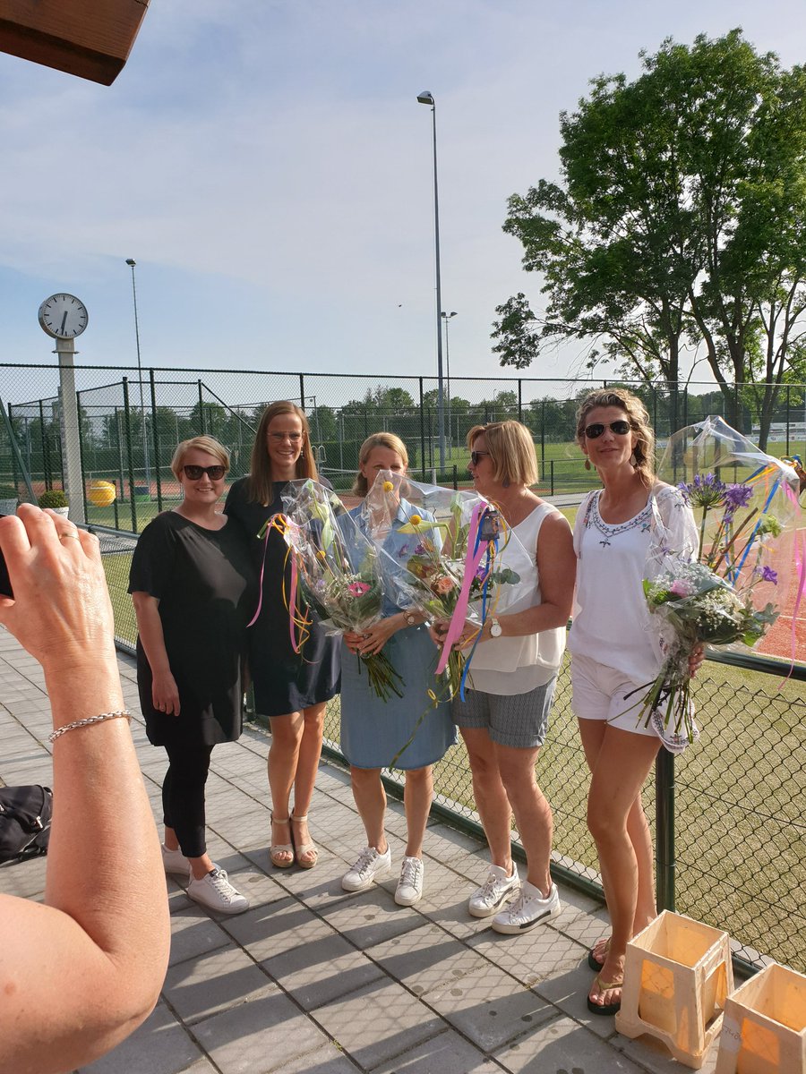 Dames 2 voor 2e maal kampioen! Met FTO competitie meegerekend 3x op eij kampioen! Toppers👍🎾🎾