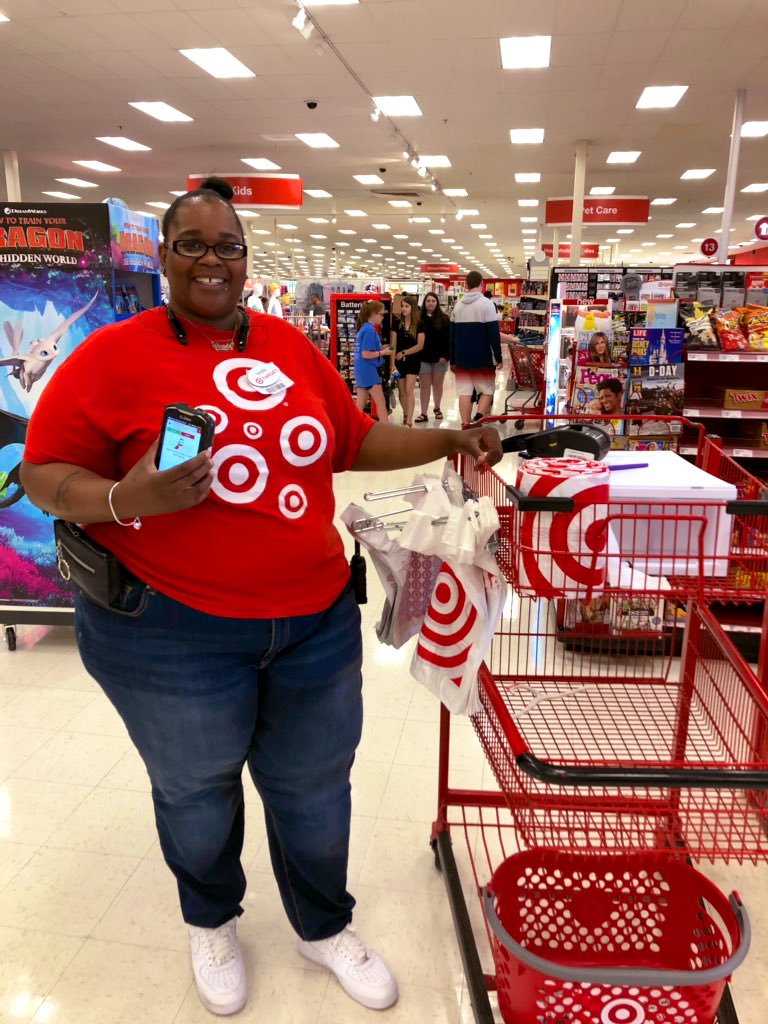 Team members are line busting at the check lanes and saving the sale in beauty! The T1545 team is ready to offer a fast and friendly checkout this weekend! #SavetheSale <a href="/millsbl2/">Brittany Mills</a> <a href="/KatieLynn1027/">Katie Griffin</a> <a href="/kelsienoe/">Kelsie Noe</a> @I_Tob26