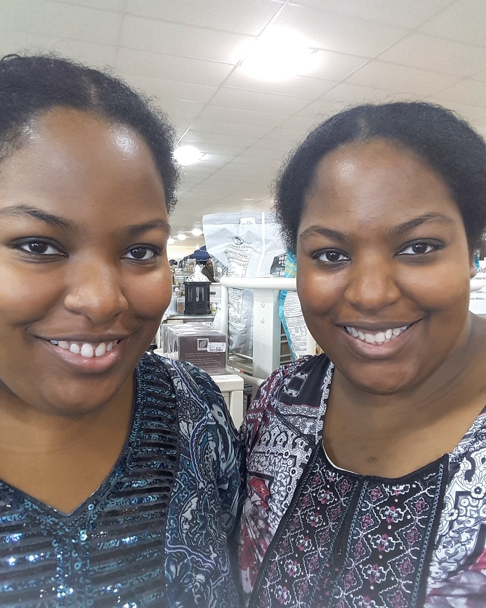 SimplyIdentical's tweet image. It's our Birthday today!!🎉🎁🎂❤❤ #twins #twinsisters #twinlife #twitter #HappyBirthday