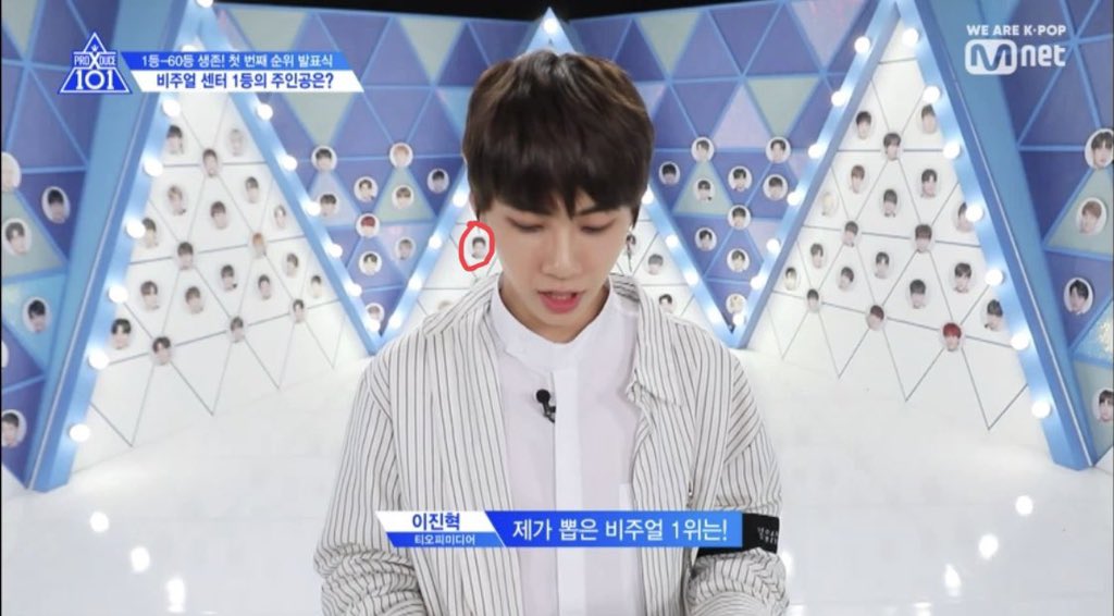 kyh_net's tweet photo. aw cute!! yohan picked jinhyuk as his visual center https://t.co/HEmXTQN9Sg