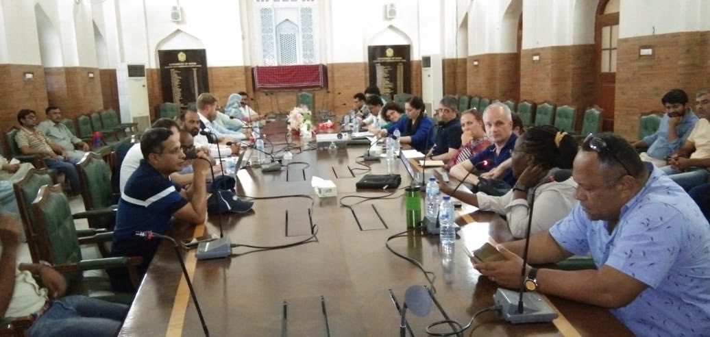 DcLarkana's tweet photo. @WHO team led by Mr Oliver Morgan visiting #Larkana to investigate the recent unfortunate outbreak of #HIV and prepare a comprehensive report to avoid such unfortunate incidents in future https://t.co/C0D9sdwfpF