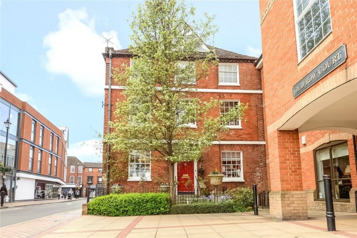 This attractive Queen Anne Grade II listed property has flexible accommodation and additional income potential. buff.ly/2EFY1fr