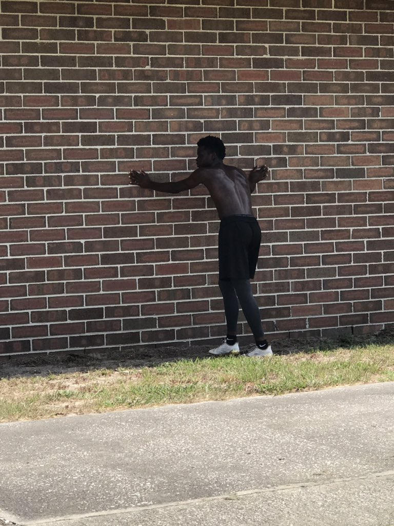 MarcMarkee's tweet photo. Being good isn’t good enough. When you’re trying to Be Great. Hard Work Will Payoff. #CoachFlex #Skill #BOE #WideReceiver #RunningBack https://t.co/xafXwNDl8j