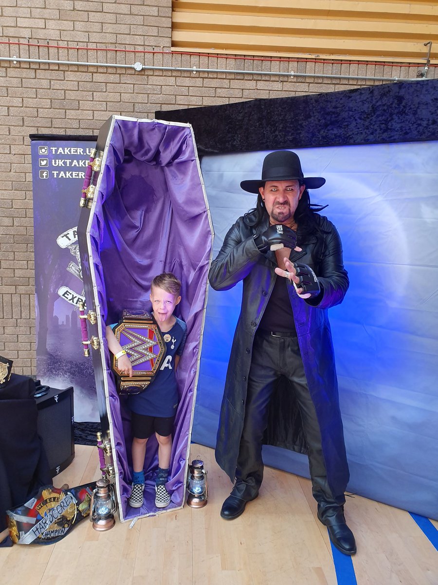 knankles's tweet photo. Went to our first comic con today and we got to meet @UkTaker!!
My boy is still buzzing from meeting Taker!!
#TakerUK #TheUndertaker #GreatYarmouthComicCon #ComicCon #WrestlingCommunity https://t.co/zPTH6pmEkQ