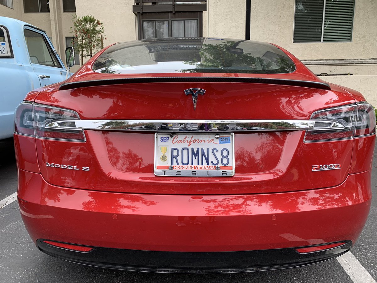 TeslaJoy's tweet image. I’ve been noticing this red Model S coming to our building on Saturday mornings. Finally took a closer look at it today while walking Ginger. A P100D! And loving the license plate + frame! 🙌 Now I want to meet the owner! #Tesla #ModelS #ModelSP100D #IWannaGoFast