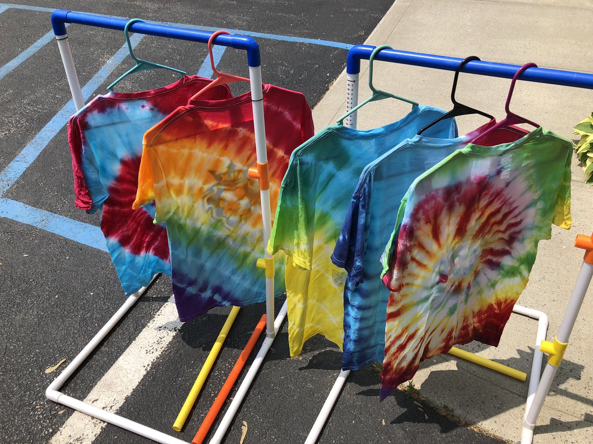 LauraDaisy4's tweet photo. Tie Dye Day for some staff shirts!❤️🧡💛💚💙💜
Higgs, Day, Veldhuis, Haas, Thomas 👍🏼 https://t.co/9YgQiYioxg