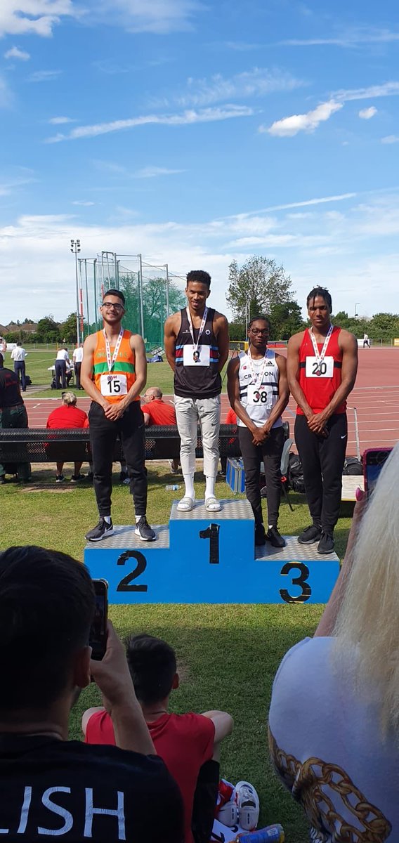 🚨🚨 Result🚨🚨 Huge PB today from first year <a href="/jameshanson200m/">James Hanson</a> as he turns 21.96 into 21.39 (0.6) to take Silver at the #SEAA Championships over in Bedford... This also places him 3rd on the u20 UK rankings. Great work from him and <a href="/JakeAwe/">Jake Awe</a> #TeamOaklands <a href="/oaklandscollege/">Oaklands College</a> #🐺🐺🐺