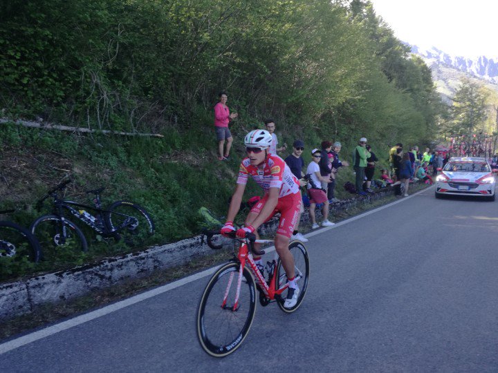 Quelchepassa's tweet photo. Assaggi di Monte Avena #Giro102 #InGiroColGiro #QCPontheroad https://t.co/f2fEU8T19I