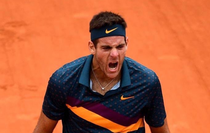 Tsobretenis's tweet photo. #RGenTST #3R ¡Sin problemas!
Juan Martín Del Potro ya está en octavos de final. El argentino venció a Jordan Thompson por 6/4 6/4 6/0 y enfrentará a Karen Khachanov. https://t.co/dsE38xsHhc
