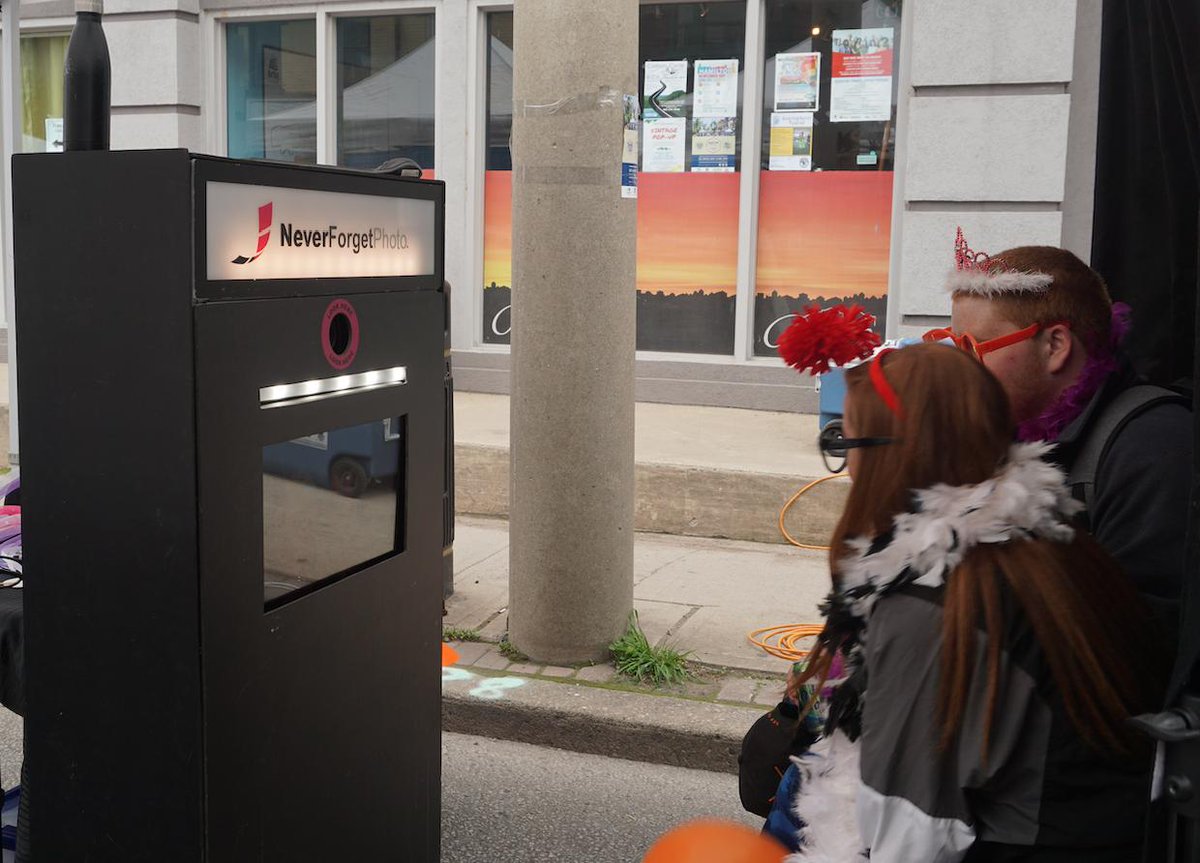 BartonStEvent's tweet photo. Record your best festival moment for FREE on our photo booth located in 448 Barton Street East! The festival is here till 8 PM! Enjoy your nice Saturday on Barton Street! #BVF19 #HamON #BartonVillage 📷✨ https://t.co/5l4zAgOyU3