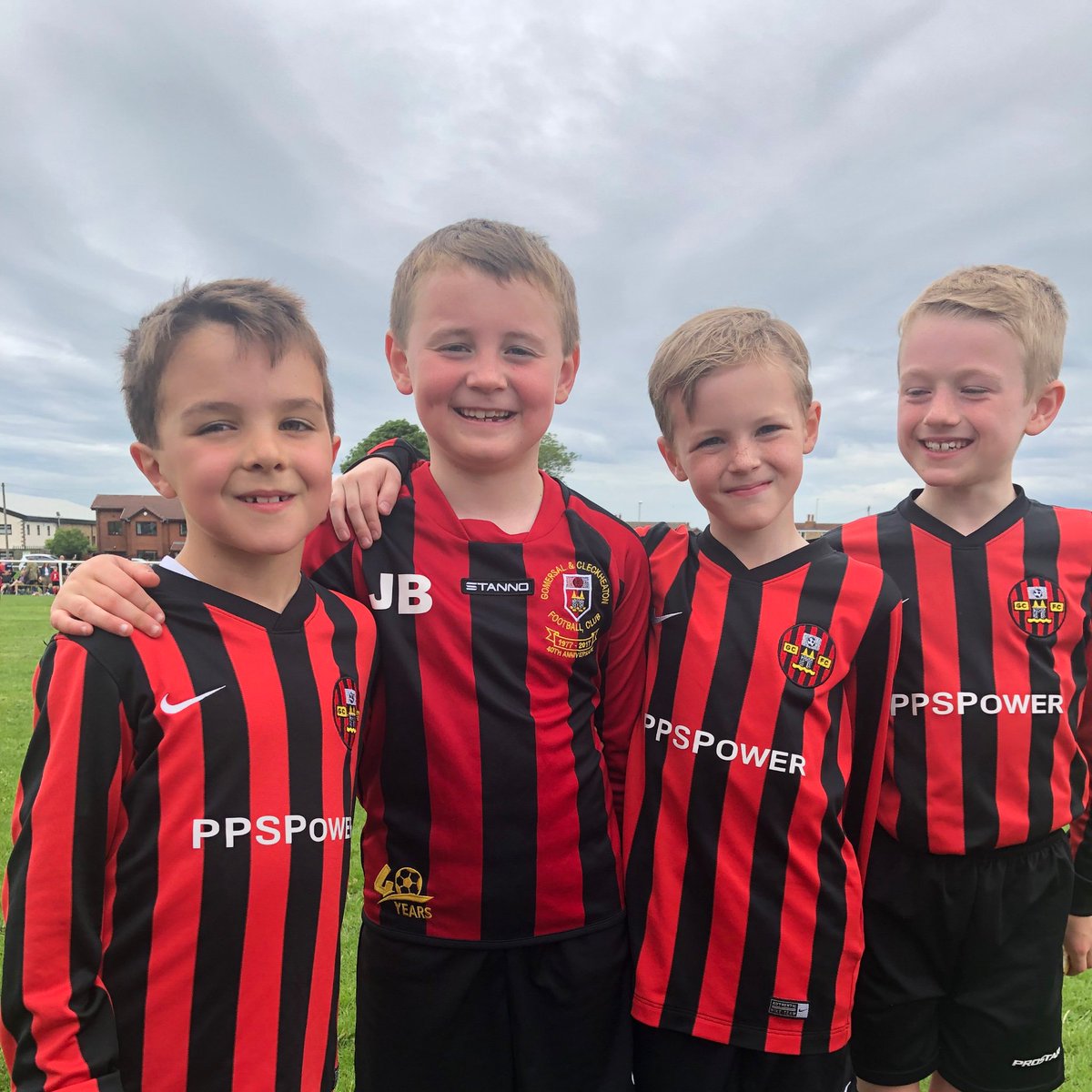 ThompsonsDo's tweet photo. Amazing #football at the Drig Gala today! These guys just love playing the game and developing their skills and their friendships at the same time! #grassrootsfootball #under8sfootball #amateurfootball #betterthanthechampionsleague https://t.co/1zj3GzapOZ