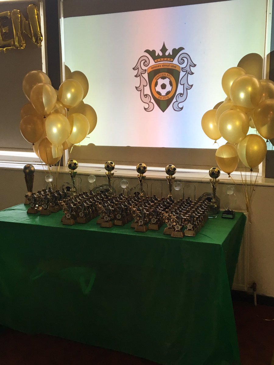 WardenAfc's tweet photo. We’re all ready to reward the players for their hard work through the season 💚🖤💚🖤

#wardenafc #presentation #hardwork https://t.co/SvRMUaAc08