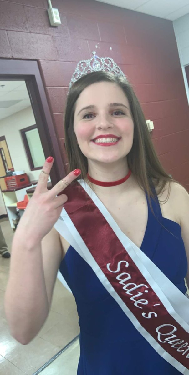 stack_maddie's tweet photo. HAPPY 18 sweet soul @callahan_figgs !!! thanks for the countless memories and endless laughs!! I hope you have the best day ever! love you lots💓🎉 https://t.co/7zaL62AQ4x
