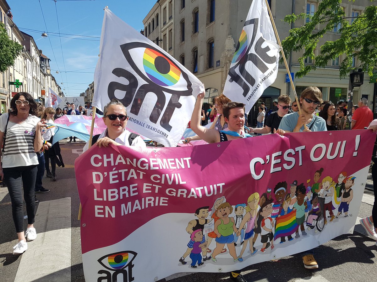 PorteparoleANT's tweet photo. @MarchedesfiertésLGBTI à Nancy. Droit des personnes transgenres on ne lâche rien ! Pour le changement d'État civil libre et gratuit en mairie ! https://t.co/k98QdjxVuJ