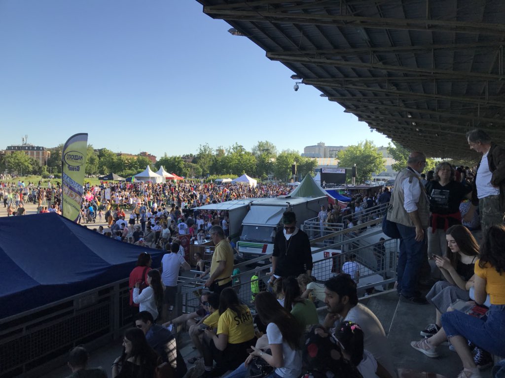 luci69dc's tweet image. Chissà quanto hanno dovuto pregare quegli sfigati di stamattina per riparare tutto questo.
Quasi quasi mi fanno pena.
#ModenaPride ❤️🧡💛💚💙💜