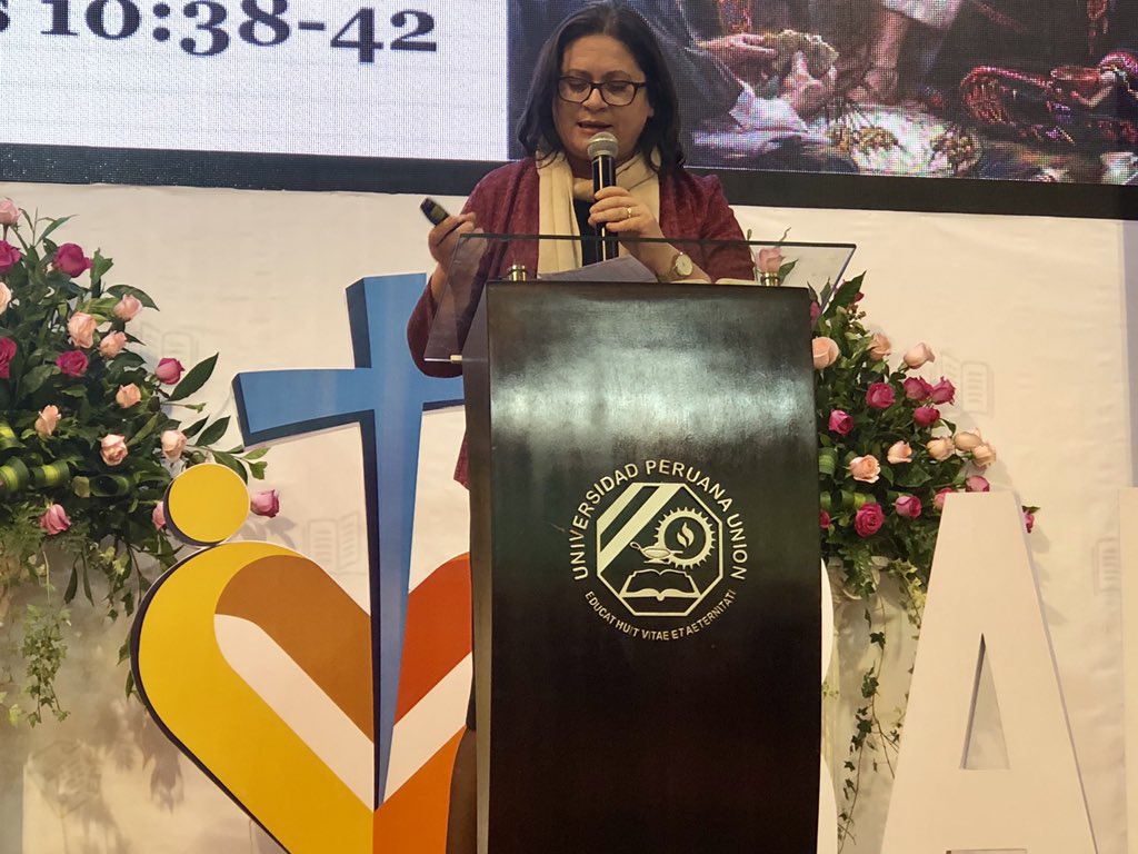 Mensaje central en el Sábado Misionero de la Mujer Adventista en Juliaca con la lider #DSA <a href="/MarliPeyerl/">Marli Peyerl</a> “Cuando Jesús te encuentra no serás la misma mujer, tendrás una #VidaTransformada” <a href="/AdventistasMLT/">Adventistas MLT</a> <a href="/AdventistasUPS/">Adventistas Perú - UPS</a>