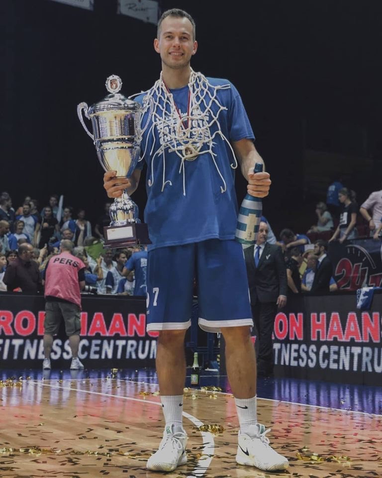 DevonVanOostrum's tweet image. Family!!!