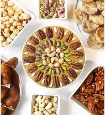 BSISSAPréparé à base de farine de blé ou d'orge, assaisonnée à la marjolaine, à la coriandre, à l'anis et au fenouil, ce plat peut être liquide (mélangé avec l'eau ou du lait) ou solide (mélangé avec de l'huile d'olive). Préparée a l’occasion des naissances dans l’est Algérien.