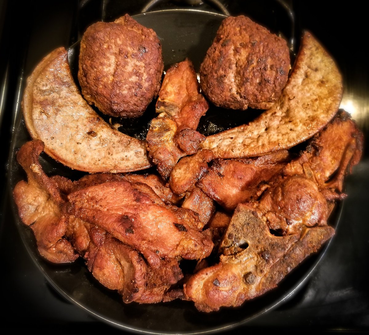 theMEATofit's tweet photo. Lamb burger eyes, veal liver mustache, & pork "country-style ribs" nose/smile. 😋 #happy #saturdayvibes #foodface #happyface #meatface #carnivorediet #meatheals #keto #zerocarb #meat #health #diet #nutrition #burger #liver #bunlessburger #pork #lamb #mustache #playwithyourfood https://t.co/8r1ToWAvuJ