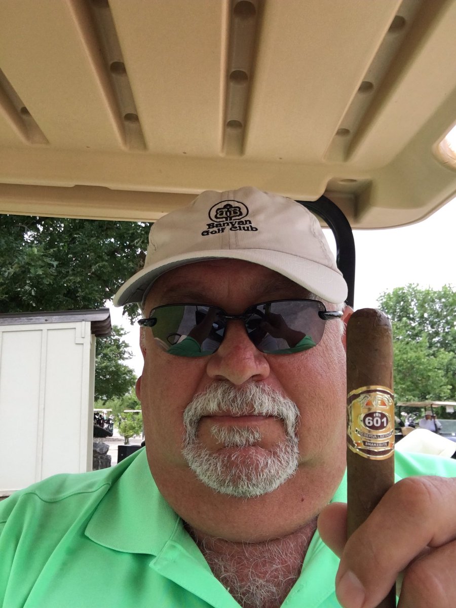 Happy 601 day everyone! #601day19 #EapinosaEveryday <a href="/EspinosaCigars/">Espinosa Cigars</a>