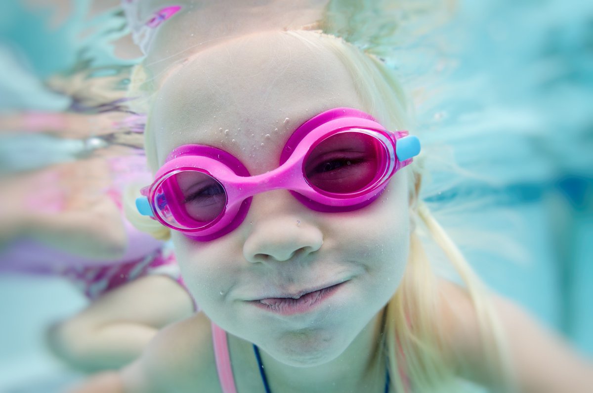 CDCgov's tweet image. Don’t swallow pool water! Just one mouthful of water with harmful germs can make you sick with diarrhea for up to 3 weeks. go.usa.gov/xmkF9