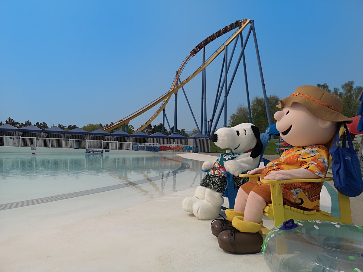 WonderlandNews's tweet photo. 🌊 Even Snoopy and Charlie are  looking forward to sunny days. 🌞 

#splashworks #suncomeout https://t.co/16TQg3Z9jy