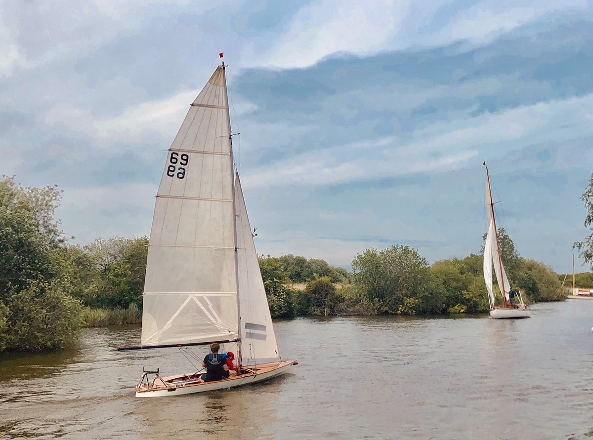 BroadlandChart1's tweet image. If you haven’t experienced the #3RR2019 you really must get the date in your diary for 2020 ⚓️

#spectator #3rr #riversrace #threerivers #norfolkbroads #broadlandcharters #boatlife #sailing #charterboat #visitnorfolk