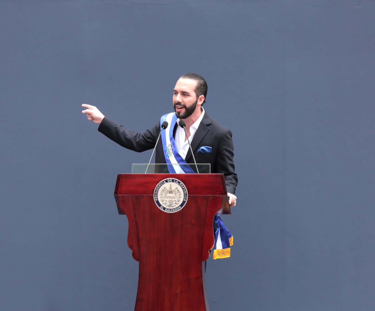 "Seré el presidente con el que podrán no estar de acuerdo todo el tiempo, pero seré el presidente que perseguirá al corrupto y que tendrá como horizonte el bienestar de todos. Esta es la más alta responsabilidad de mi vida: ser su presidente", Presidente <a href="/nayibbukele/">Nayib Bukele</a>.