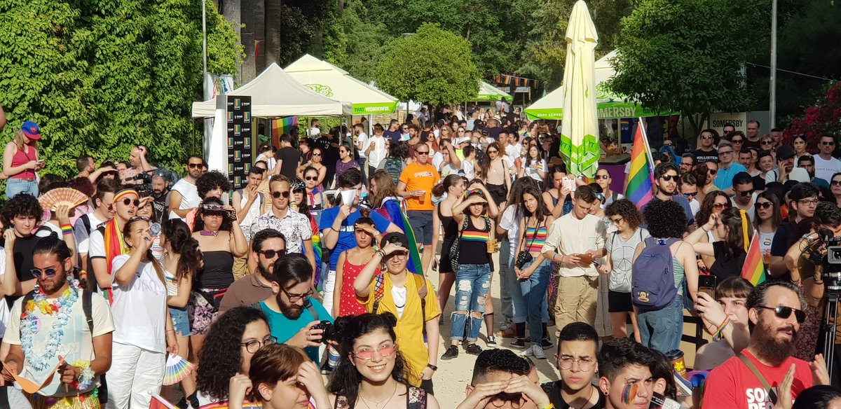 KChristofide's tweet image. BeYourself, be whoever you want, love whoever you want, #BeProud #DifferentButEqual #respect #acceptance #WeAreAllHuman #equalrights #stop στον ομοφοβικο εκφοβισμό, το φετινό μήνυμα της #prideparadecy2019 @AcceptCY