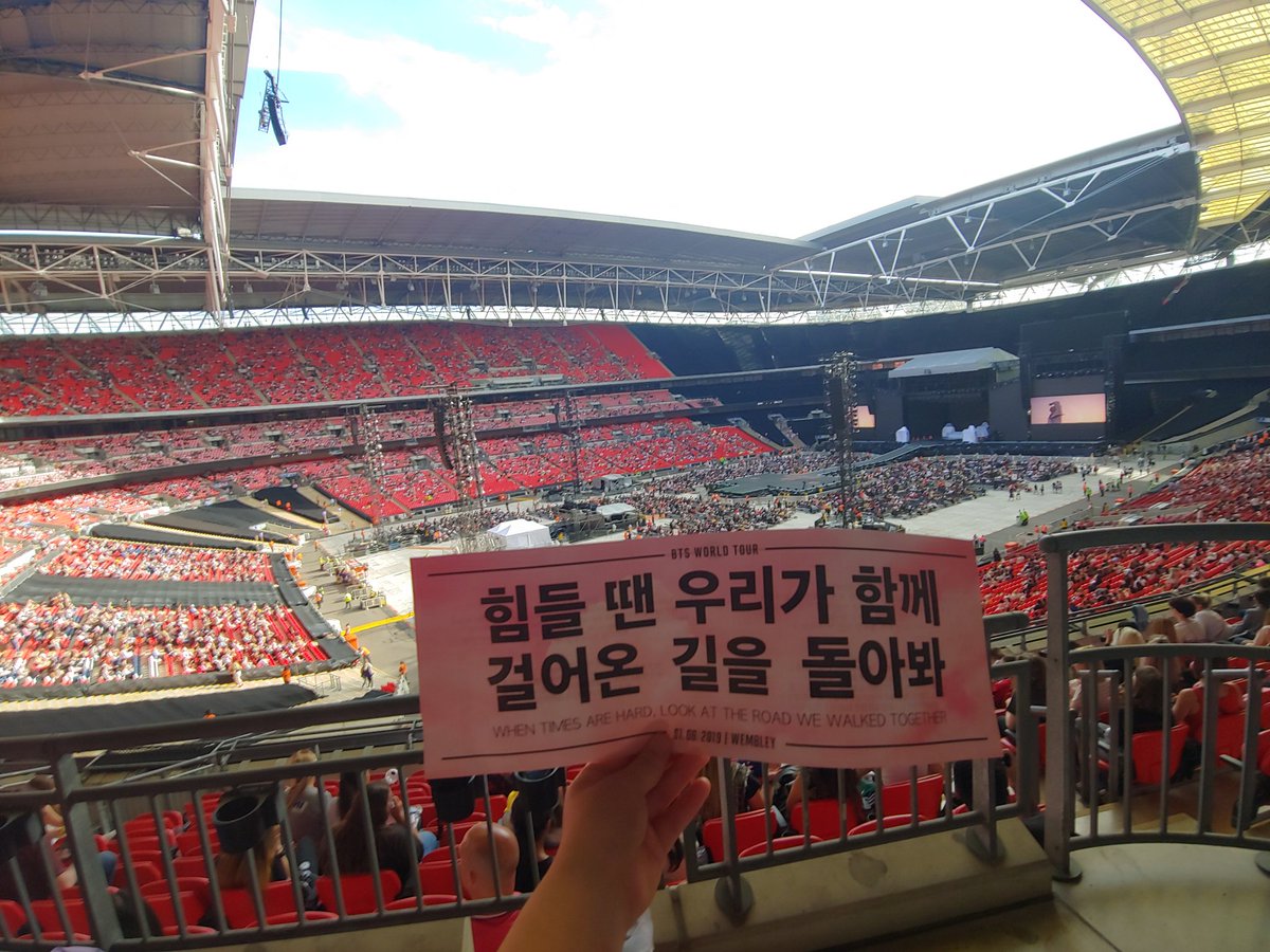 reflection1210's tweet photo. Wembley Stadium 
Bts💜💜💜 https://t.co/FcD7PYhPEh