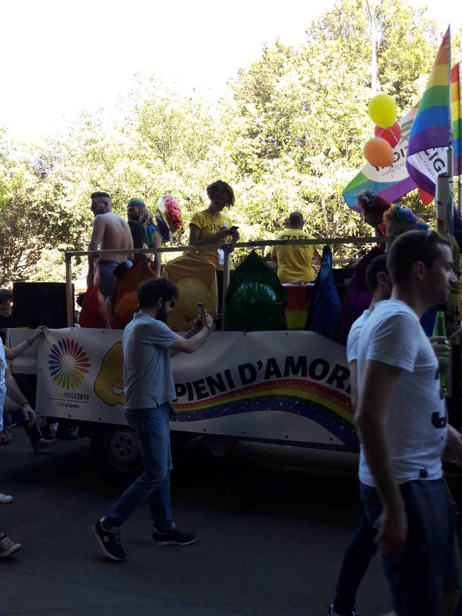 yuzusquerade's tweet image. #ModenaPride  🎉👬🏼👭🏻