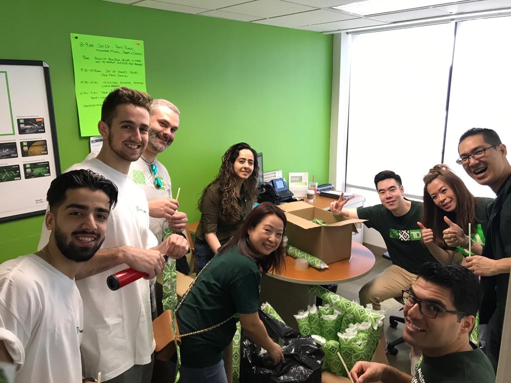 Hats off to a morning well spent in the <a href="/CityofBurnaby/">City of Burnaby</a> with the TD crew #HatsoffDay2019 #TDBank <a href="/LolitaLo_TD/">Lolita Lo</a> @seanmccloy <a href="/BruceGray_TD/">Bruce Gray</a> <a href="/AndyCribb_TD/">Andy Cribb</a>