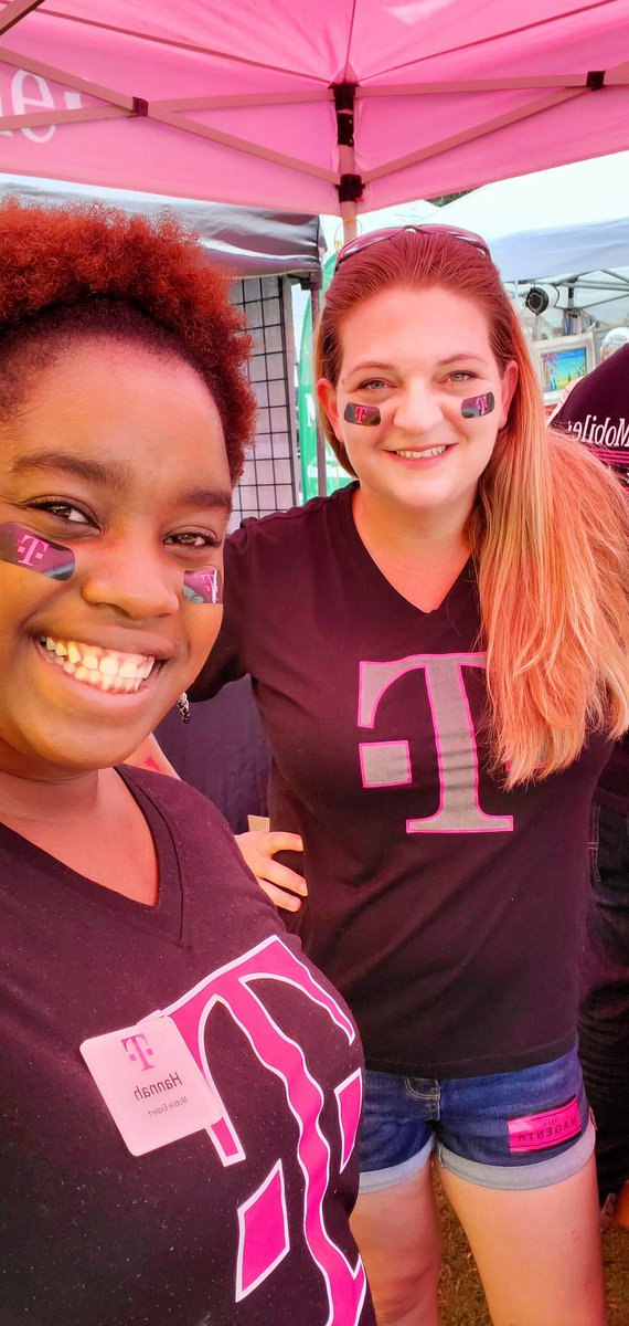 VisaFromGP's tweet photo. When your wireless bill starts to #Rise and #Balloon out of control take advantage of the #UnCarrier solution that's right for you! We're everywhere you want to be. Stop by #TheVillagesBalloonFestival and let us customize a wireless solution for you!!!! @GPMobileTPR @dustinknapp https://t.co/wQW4SJWkao