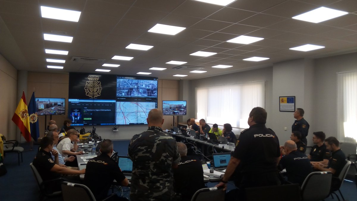The Coordination Center of the <a href="/policia/">Policía Nacional</a> is centralizing all the information concerning the security of #UCLFinal

We have images on real time from a privileged perspective sent by the drone and the helicopter flying over #WandaMetropolitano
#policia_Liverpool
