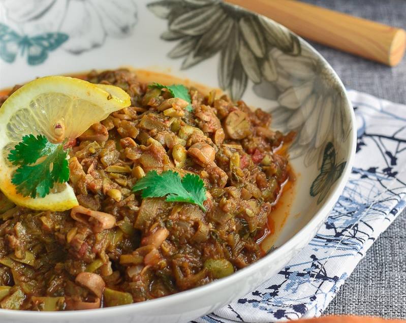 ROS BRATELUn classique de la cuisine Constantinoise , préparé en période de printemps c'est un plat simple et végétarien à base de fèves fraîches ,parfumé à la coriandre puis arrosé d'un filet d'huile d'olive à la fin. Préparé pour le Mouharem.