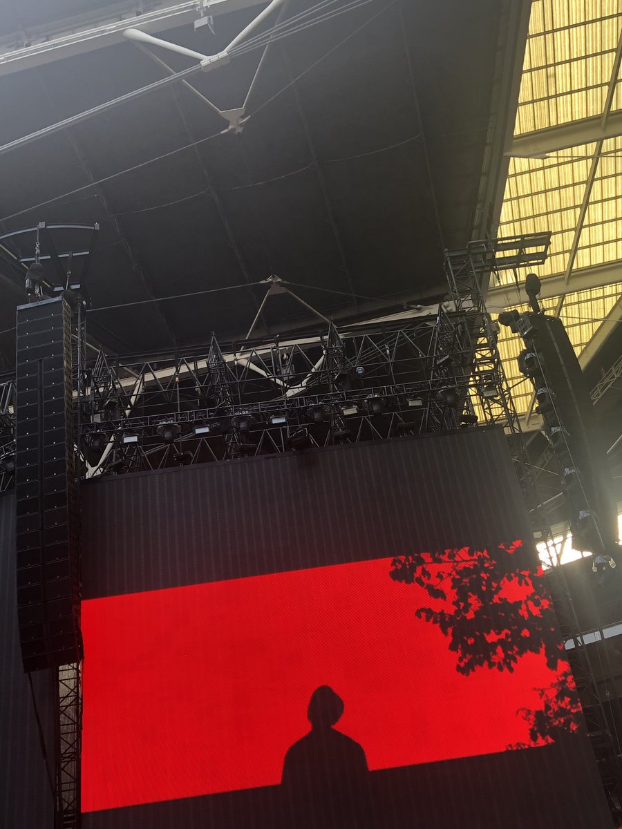 btsaviourr's tweet photo. Who’s at #btswembley #bts #WembleyTurnsPinkForBTS #WembleyStadium #BTSinWembley https://t.co/B0eQ0gt9gZ
