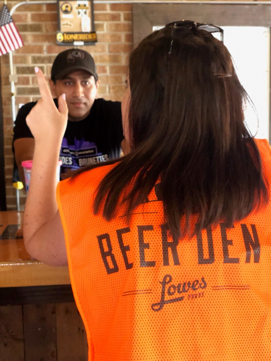 LowesFoods's tweet photo. We're in Raleigh and we met with a man from India who runs a brewery themed like West Texas that makes German-style beer....that they ship to the Netherlands. Only in the Carolinas. Thanks @loneriderbeer for a great first stop on our #BeerHuntingSeason tour. https://t.co/wctPcBggl5