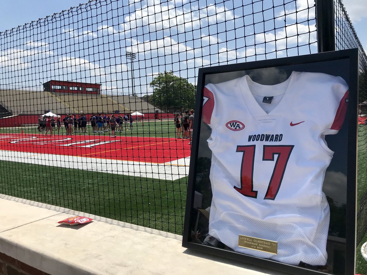 CFreer1994's tweet photo. Honored to host the 1st annual #LowellBowl @WoodwardAcademy today w/ many former @WAAcademyFB &amp; @WAWarEagles &amp; @WAalumni here to celebrate Lowell and play some flag football to benefit financial aid through @TheWoodwardFund @WAPresident #WoodwardGrateful #WoodwardWay https://t.co/VEpJhn489b