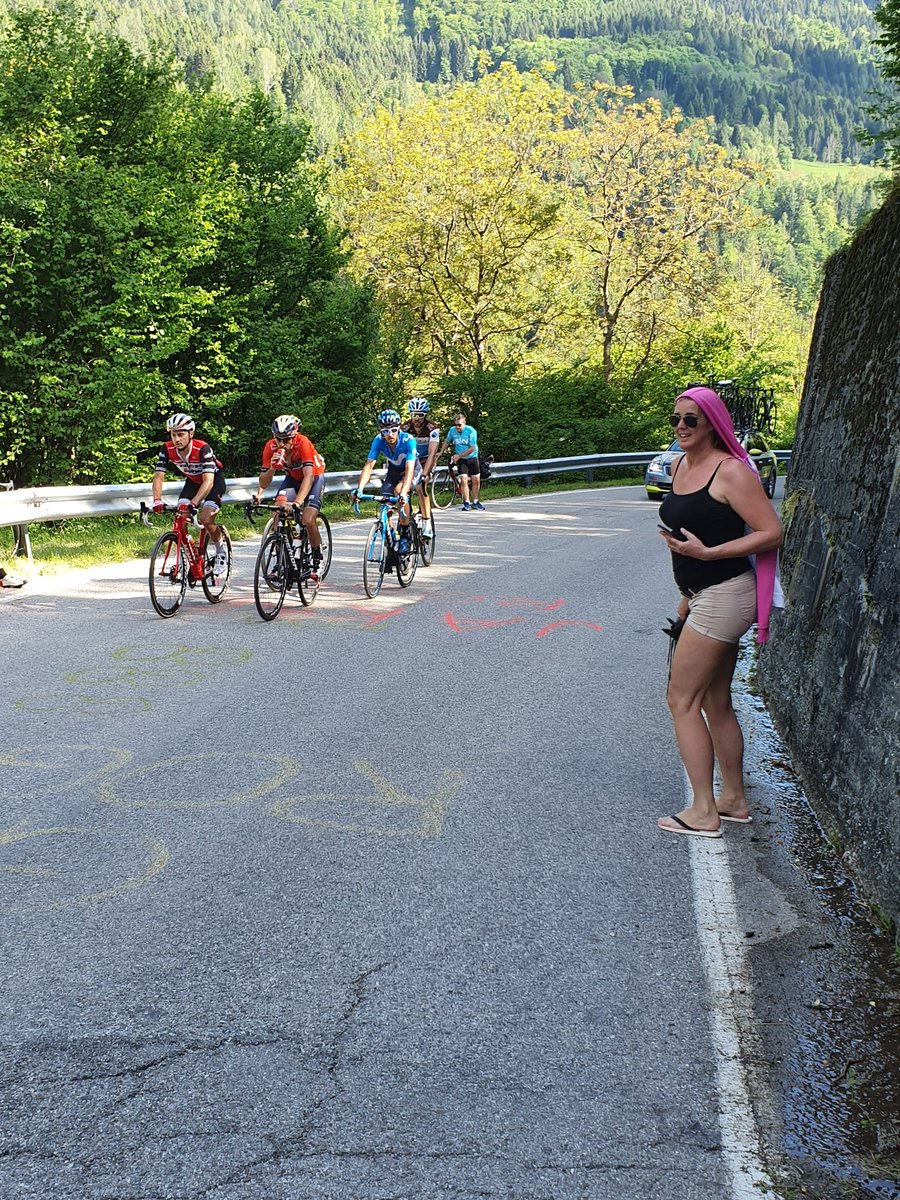 nilliskuh's tweet photo. Geweldig mooie koers gezien #GirodItalia
Wat een gezellig sfeertje en feest in alle dorpjes #crocedaune
Het was genieten in de ☀️ #giroditalia2019
Gelukkig was Suus scherp op t moment dat @rogla mij passeerde aan kop van t pelotonnetje https://t.co/ohq2d4JlSL
