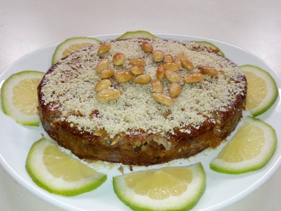 CEHNTOUF EL AAZEBSignifie plat du célibataire. C'est un pain de viande originaire d'Alger. Il est composé de viande ,viande hachée ,amandes ,œufs. C'est une entrée riche en protéine qu'on consomme surtout en mois de ramadan