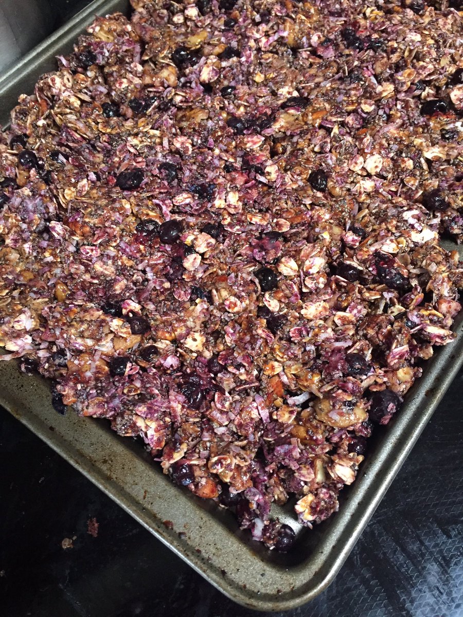 FitasaMamaBear's tweet image. It’s a blueberry coconut granola kind of day #granola #homemadesnack #snacktime #snacks #snacksonthego