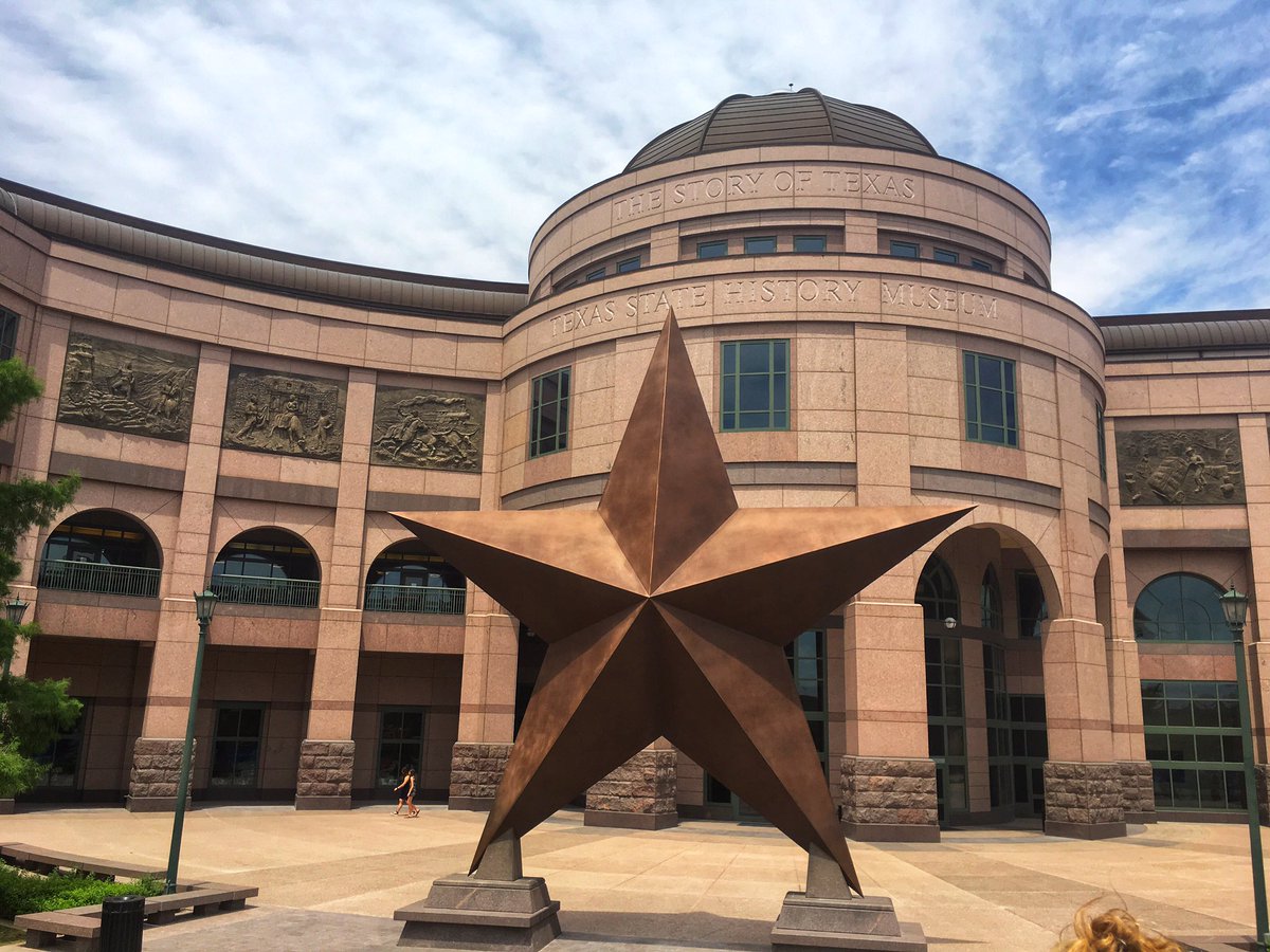 Everything's redder in Texas #redgranite #texasstatecapitol #austin #texasstatemuseum #lonestarstate