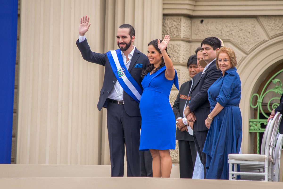 "A partir de este momento el futuro es nuestro. Depende de nosotros lo que hagamos con él. Con orgullo, es el momento de avanzar. Que Dios nos acompañe en esta gran tarea y que Dios bendiga al pueblo salvadoreño", Presidente de El Salvador, <a href="/nayibbukele/">Nayib Bukele</a>.