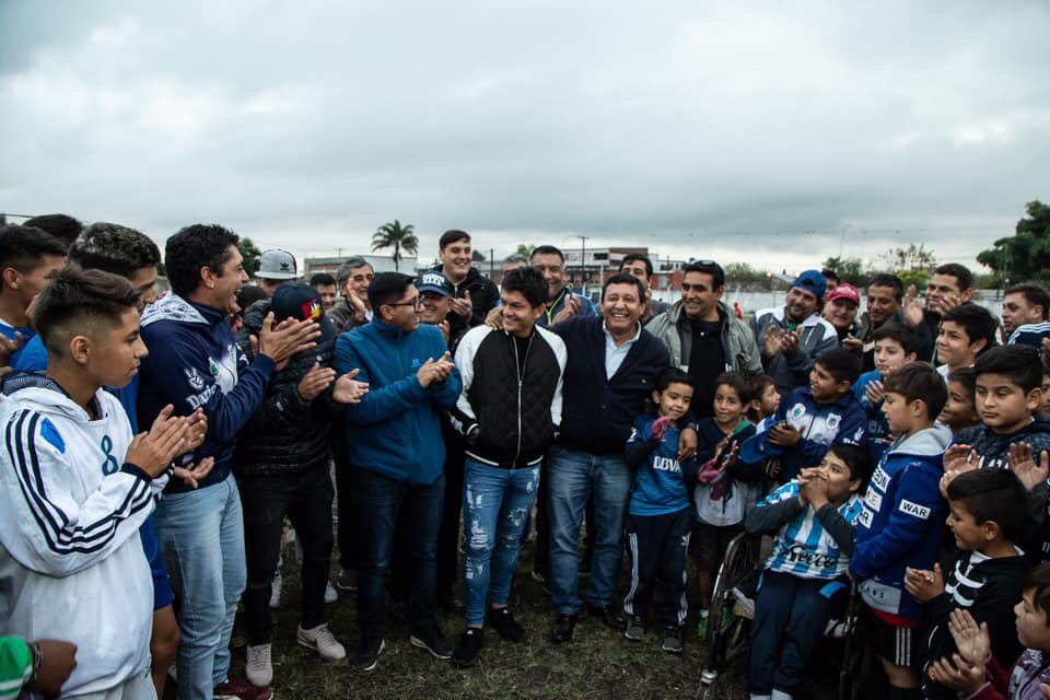 CASJoficial's tweet photo. Nos visito nuestro Intendente @DarioMonterosOK y el candidato a Legislador por la Lista Oficial @gonzalomonteros . Acompañados por “Bebé” Acosta y “Pulguita” Rodríguez. Nos obsequiaron elementos para la práctica de las inferiores y una importante ayuda económica. GRACIAS!! https://t.co/tcYWSzfFfw